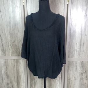 Made in Italy 3/4 sleeve wide scoop neck black top Women's L